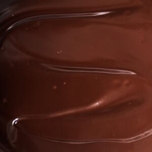 Pure chocolade ganache van dichtbij.