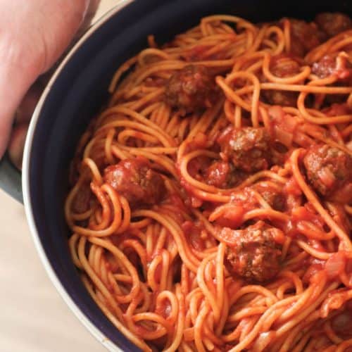 Spaghetti met gehaktballen van dichtbij